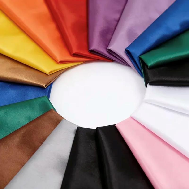 Tissu satiné doux multicolore, - Is Sewing A Textile Craft avis et prix