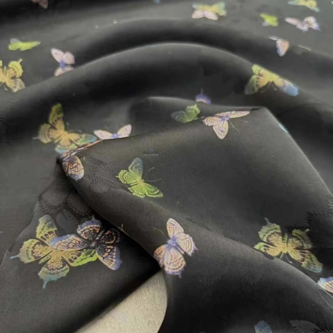 Tissu en soie lourde noire à m - Sewing Vest avis et prix